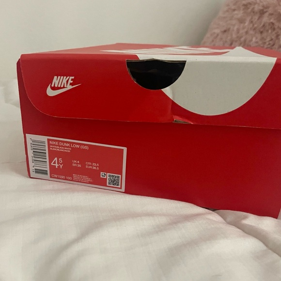 Nike panda dunks - Picture 3 of 3